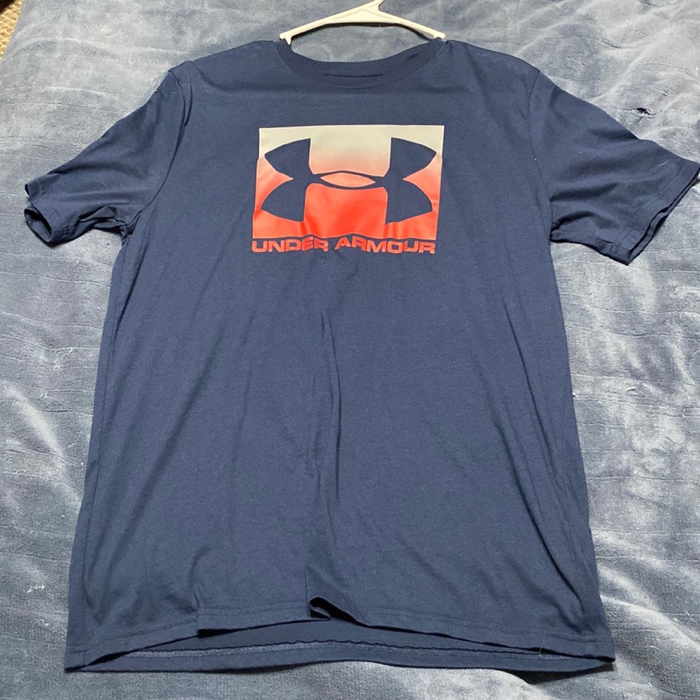 Under Armour tshirt